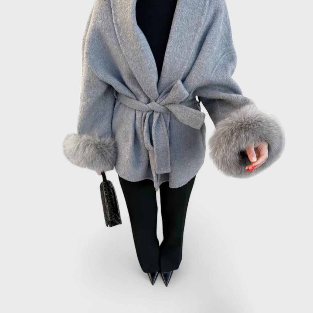 Woolcat – Elegant coat with fur details