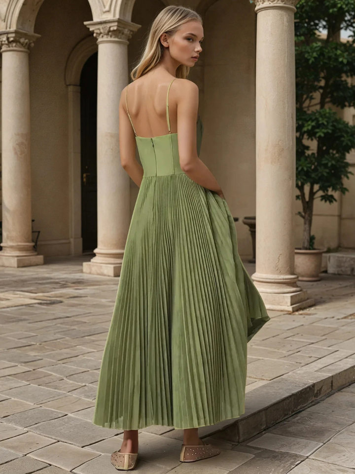 Women's Green Sleeveless Pleated Maxi Dress
