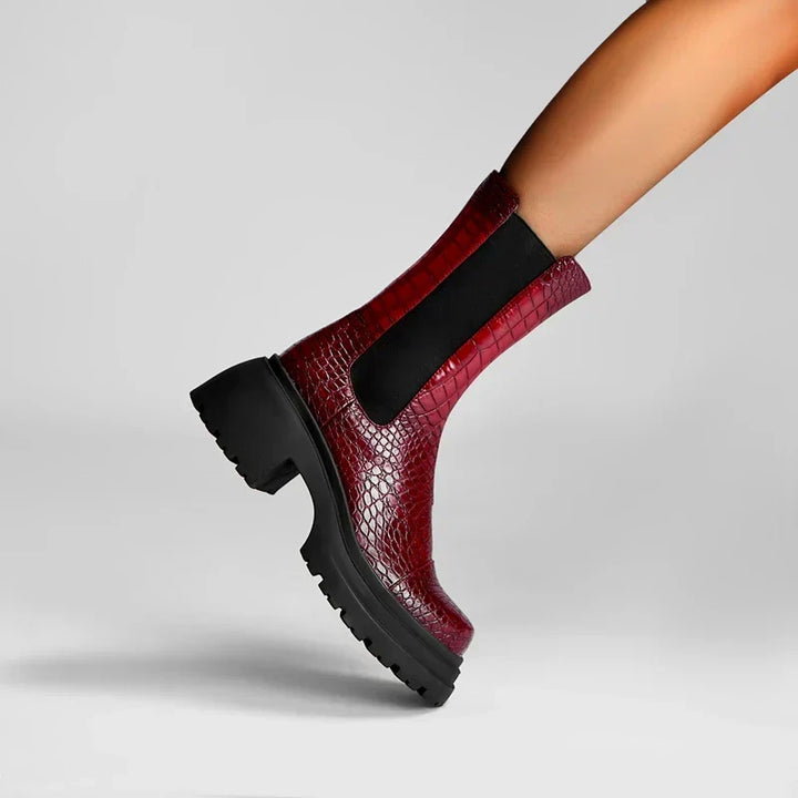 Women's Pull-On Lug Ankle Boots