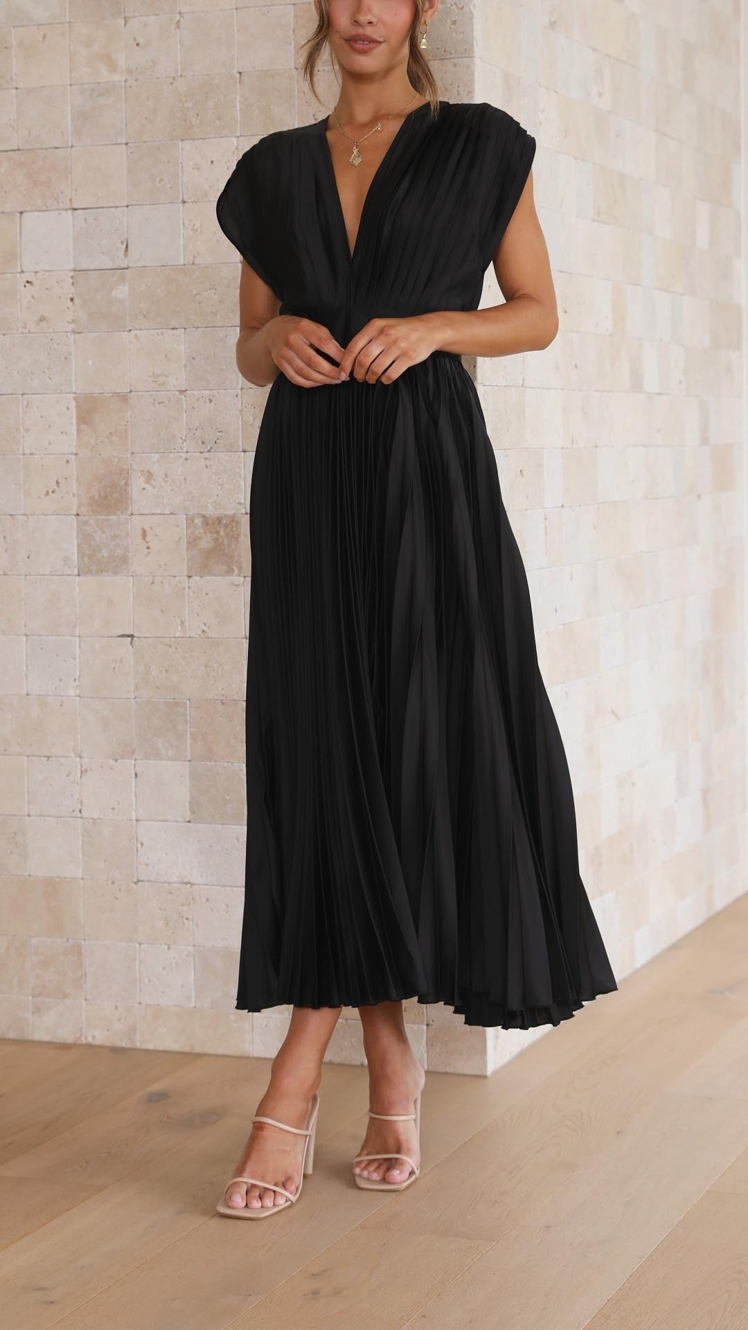 Women's Pleated V-Neck Tie Waist Maxi Dress
