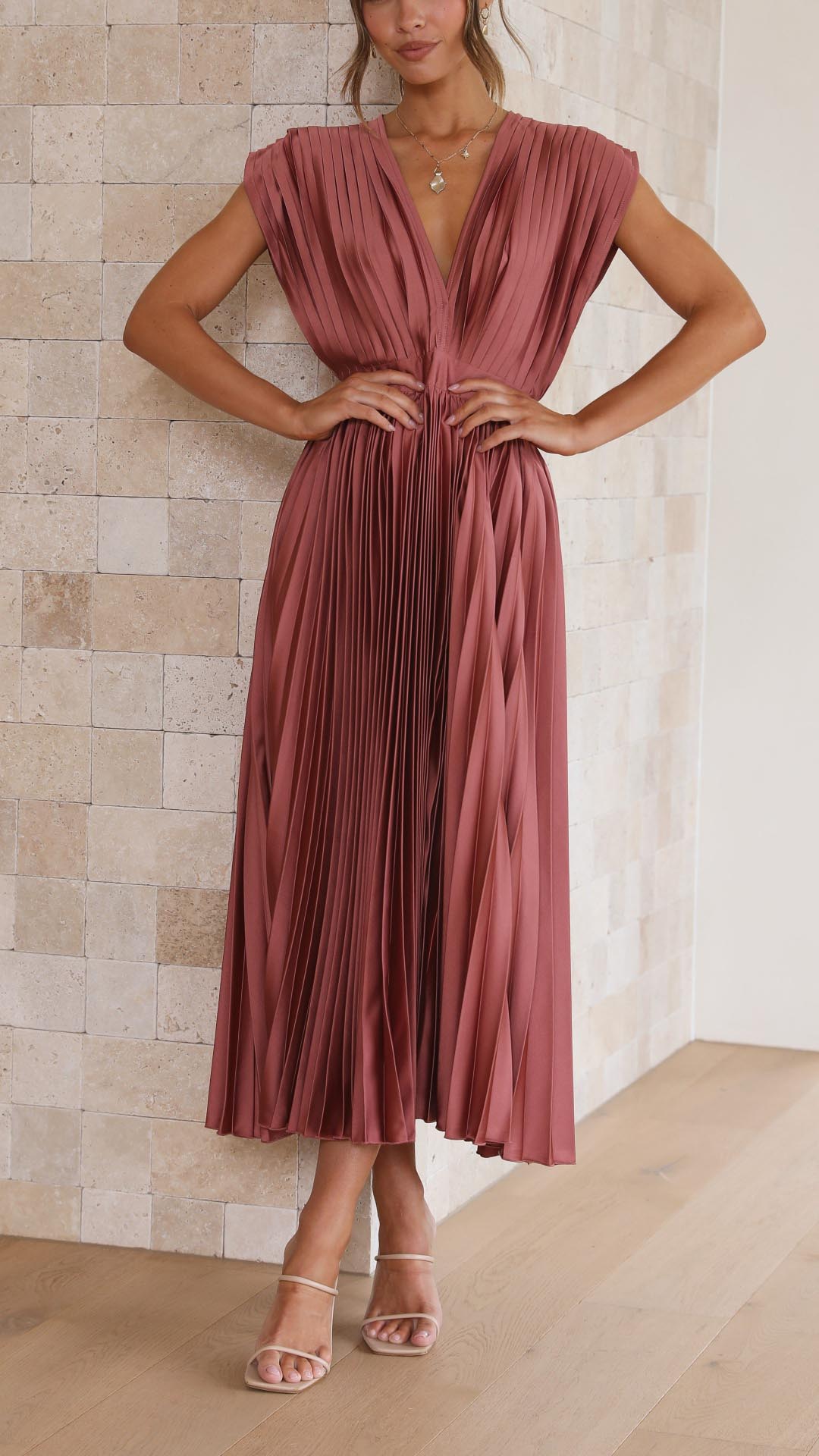 Women's Pleated V-Neck Tie Waist Maxi Dress