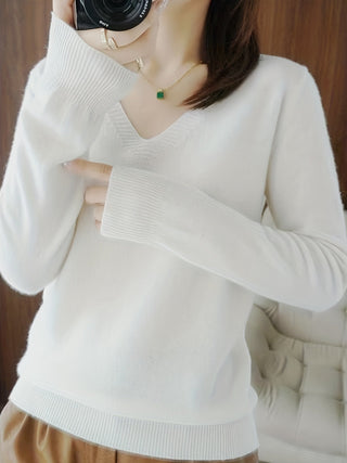 Women's Relaxed V-Neck Long Sleeve Sweater